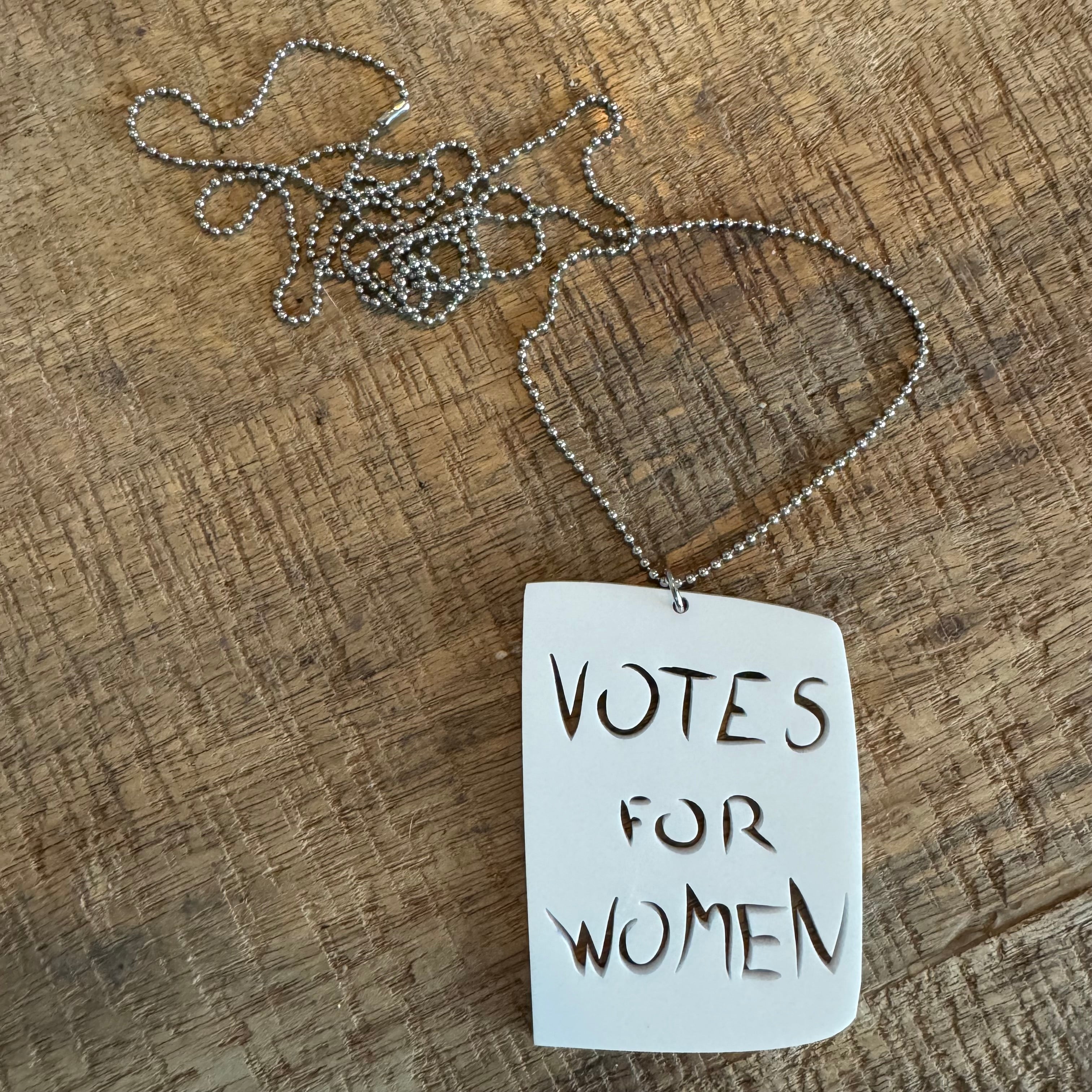 Halsband Suffragette