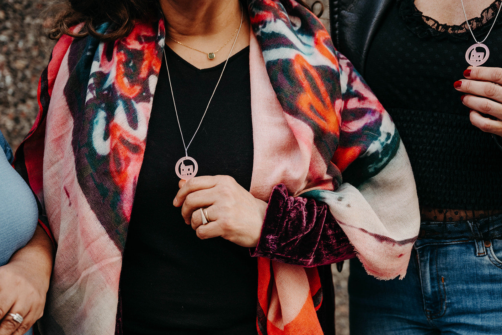 Collar Poder de igualdad de género