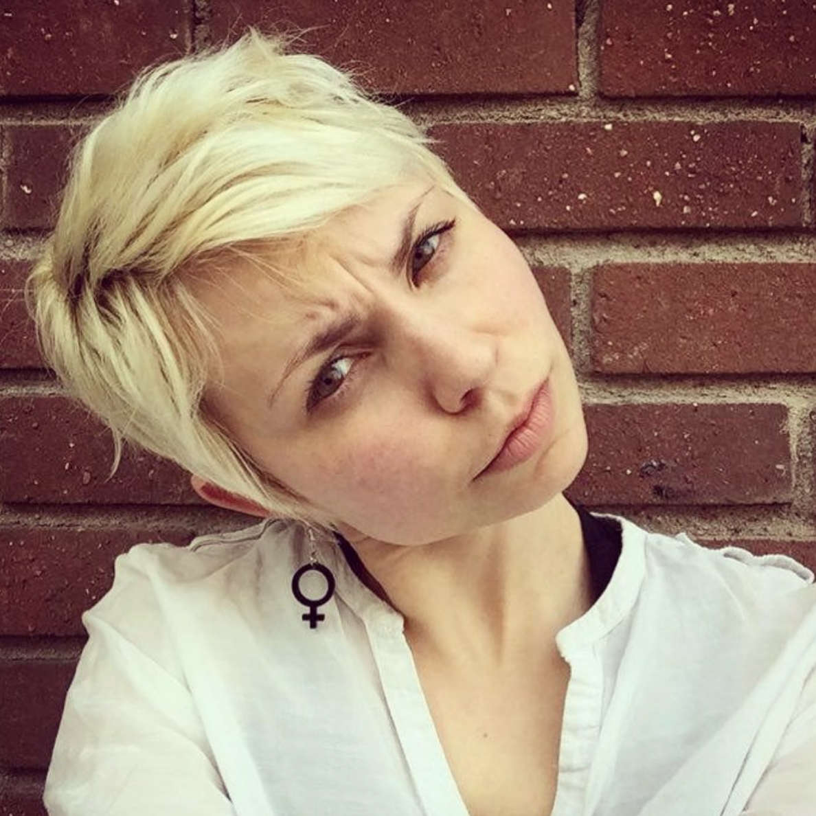 Pendientes Ella mini (símbolo de Venus)