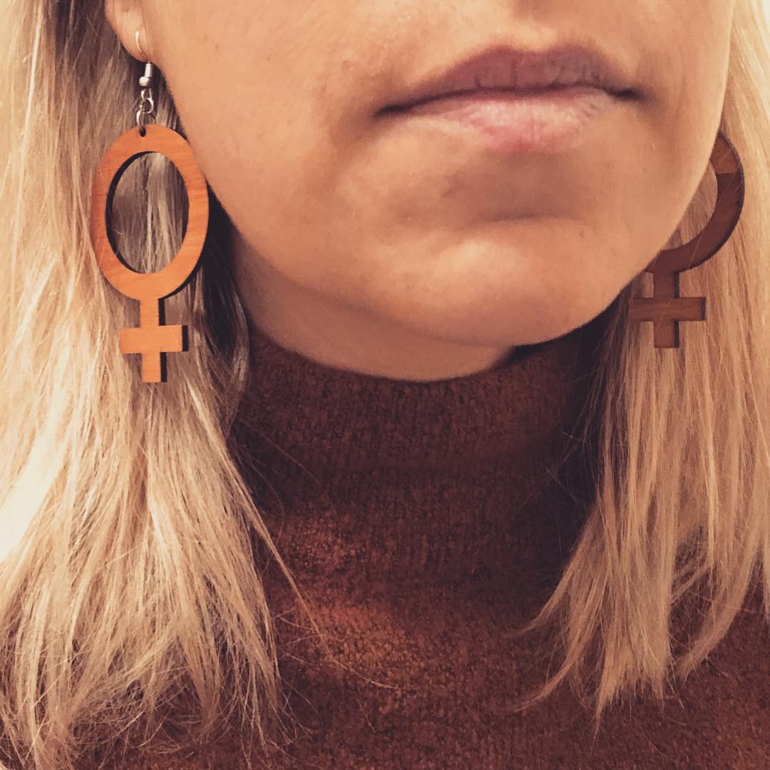 Pendientes Ella (símbolo de Venus)