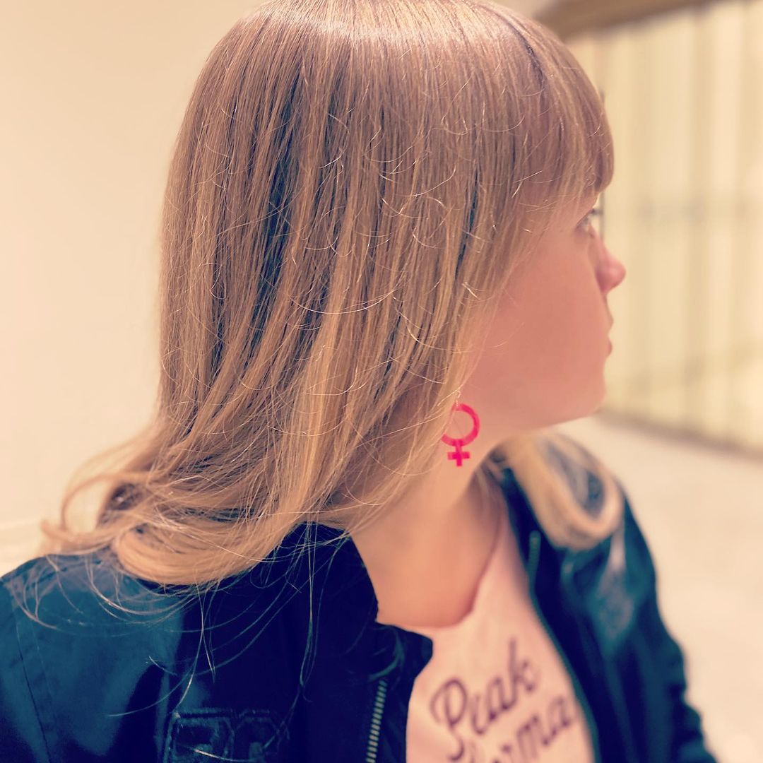 Earrings She mini (Woman Symbol)
