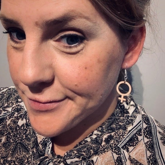 Örhängen Hon Small (kvinnosymbol)