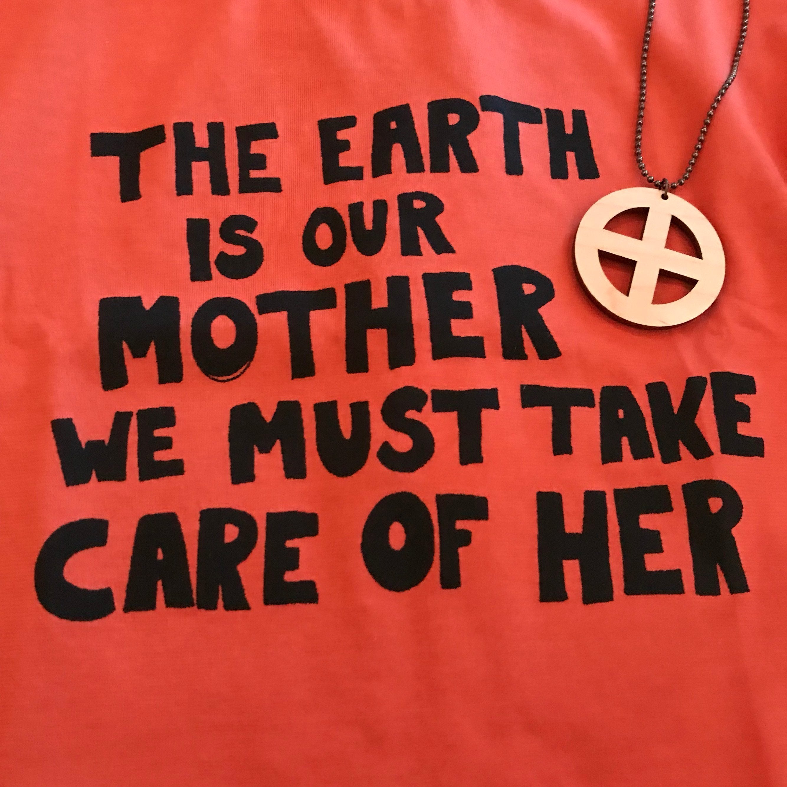 Halsband Earth