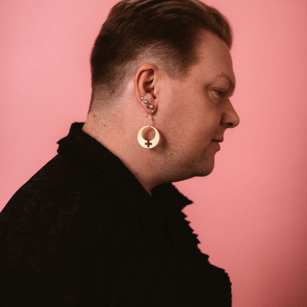 Pendiente Apoyo a Ella Pequeño