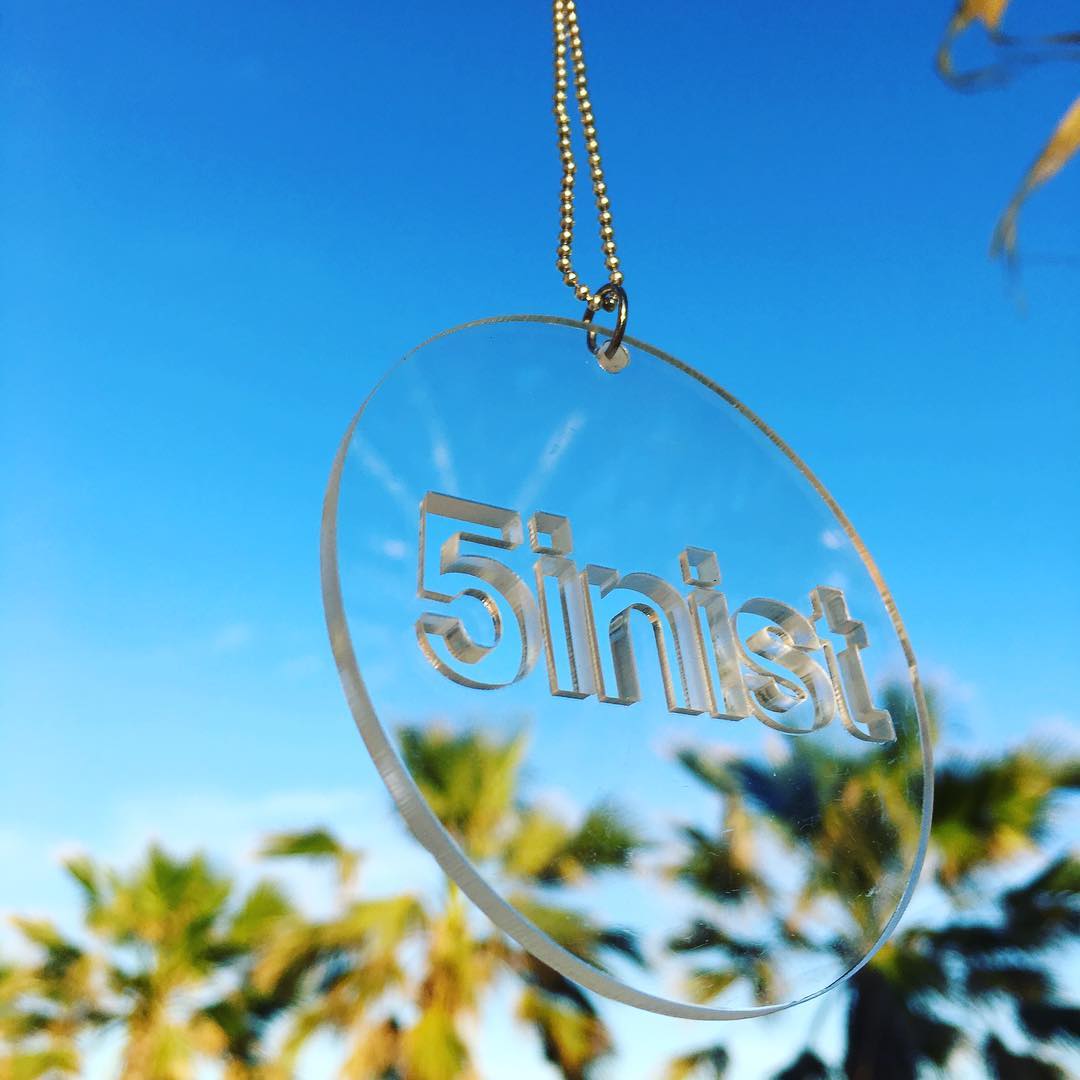 Collar Feminista Grande