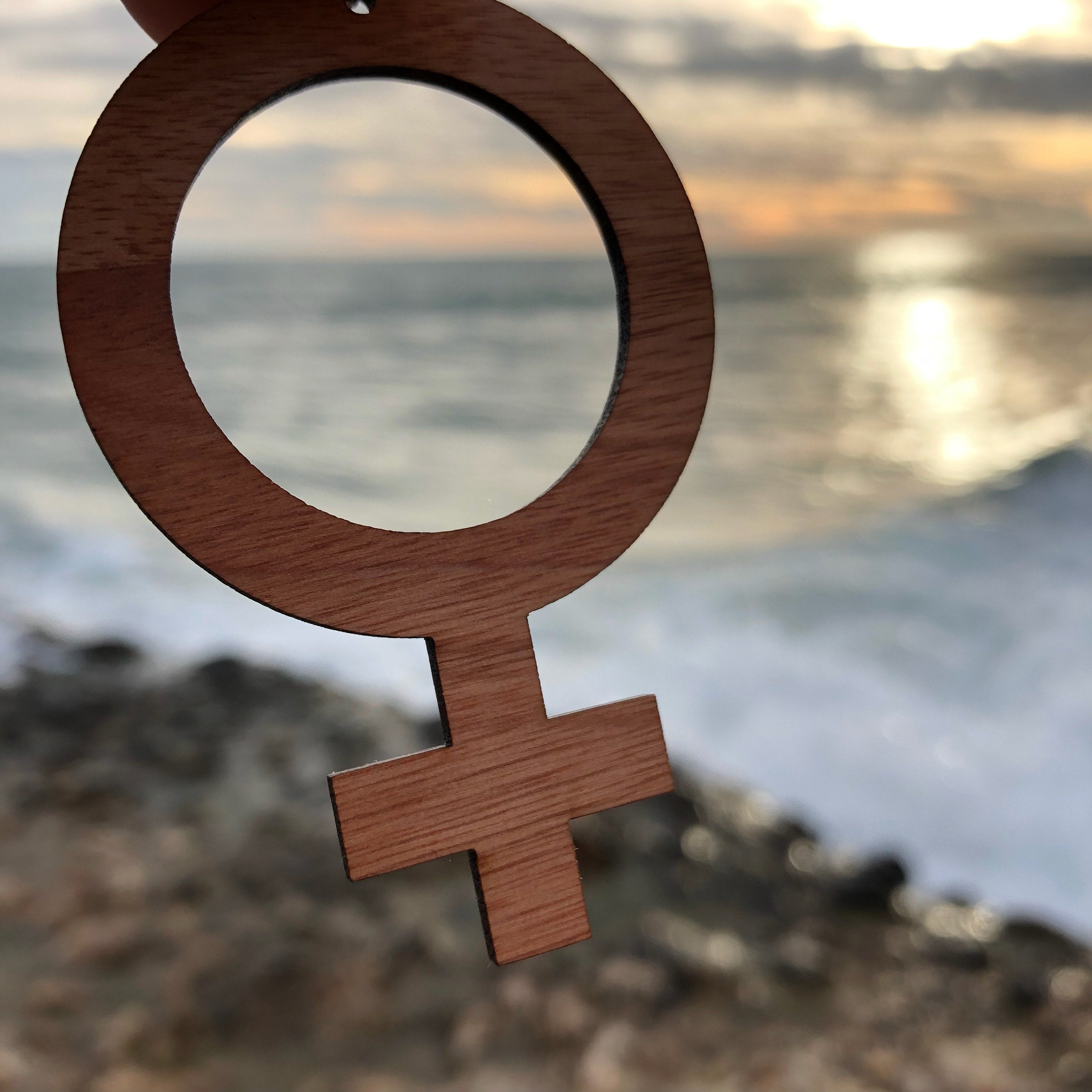 Pendientes Ella (símbolo de Venus)